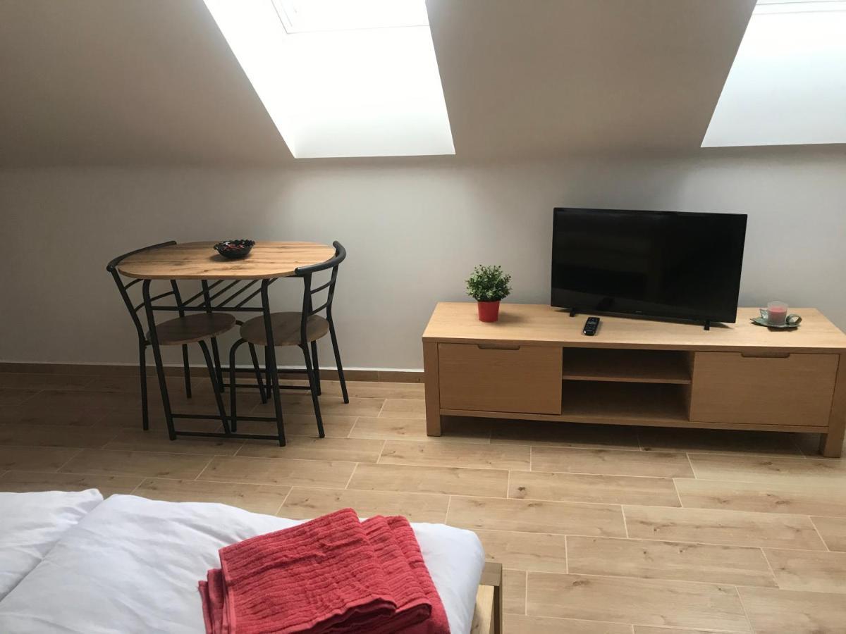 Penzion U Kostela Kuzelov Buitenkant foto