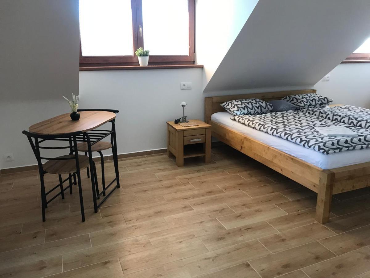 Penzion U Kostela Kuzelov Buitenkant foto