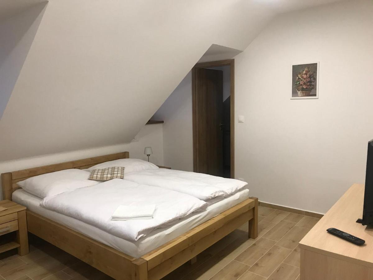 Penzion U Kostela Kuzelov Buitenkant foto